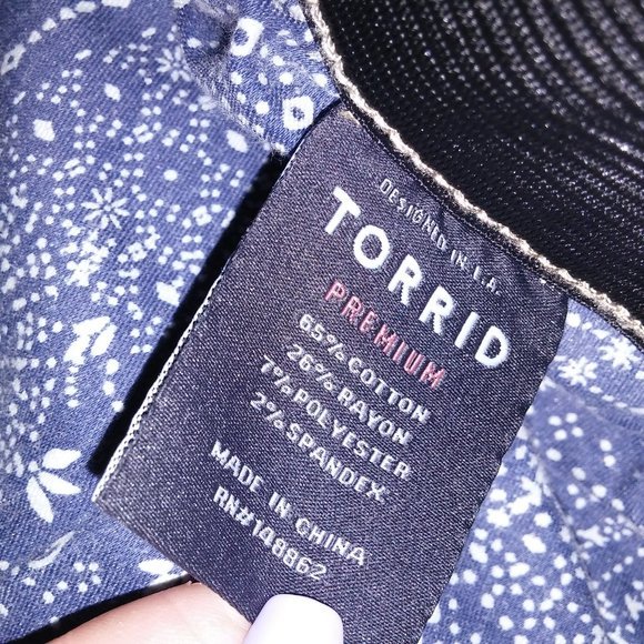 Torrid Jeans 24 R Sky High Skinny Denim Blue Dark Wash Premium Stretch Waist 20" - Picture 11 of 11